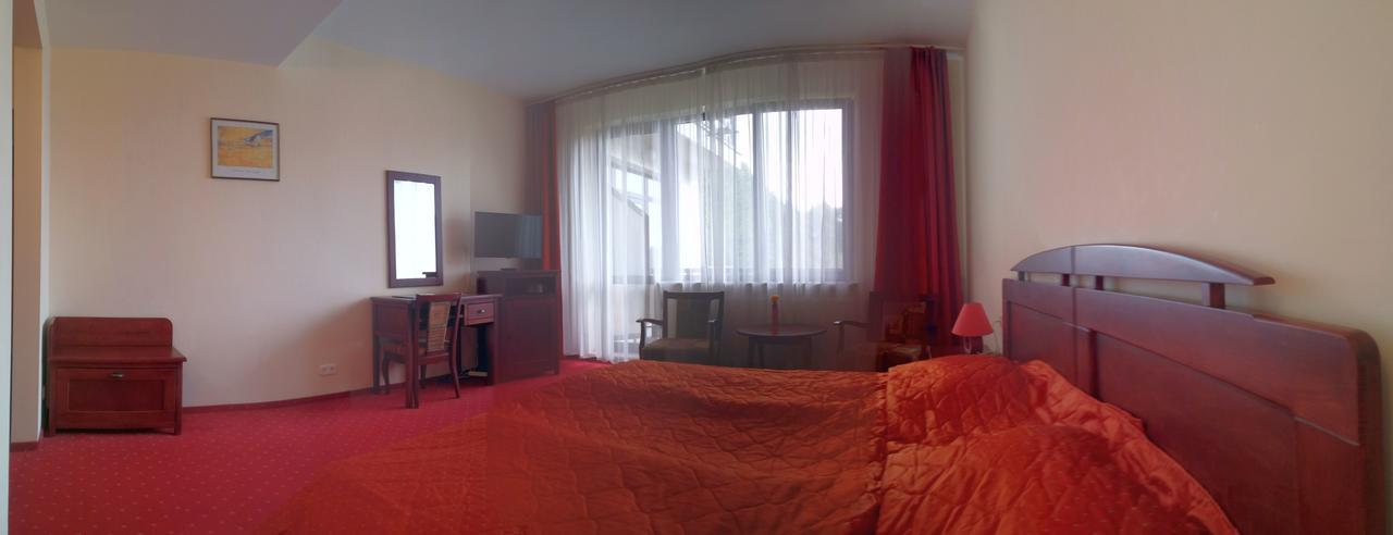 Hotel Floris Cheia  Bagian luar foto