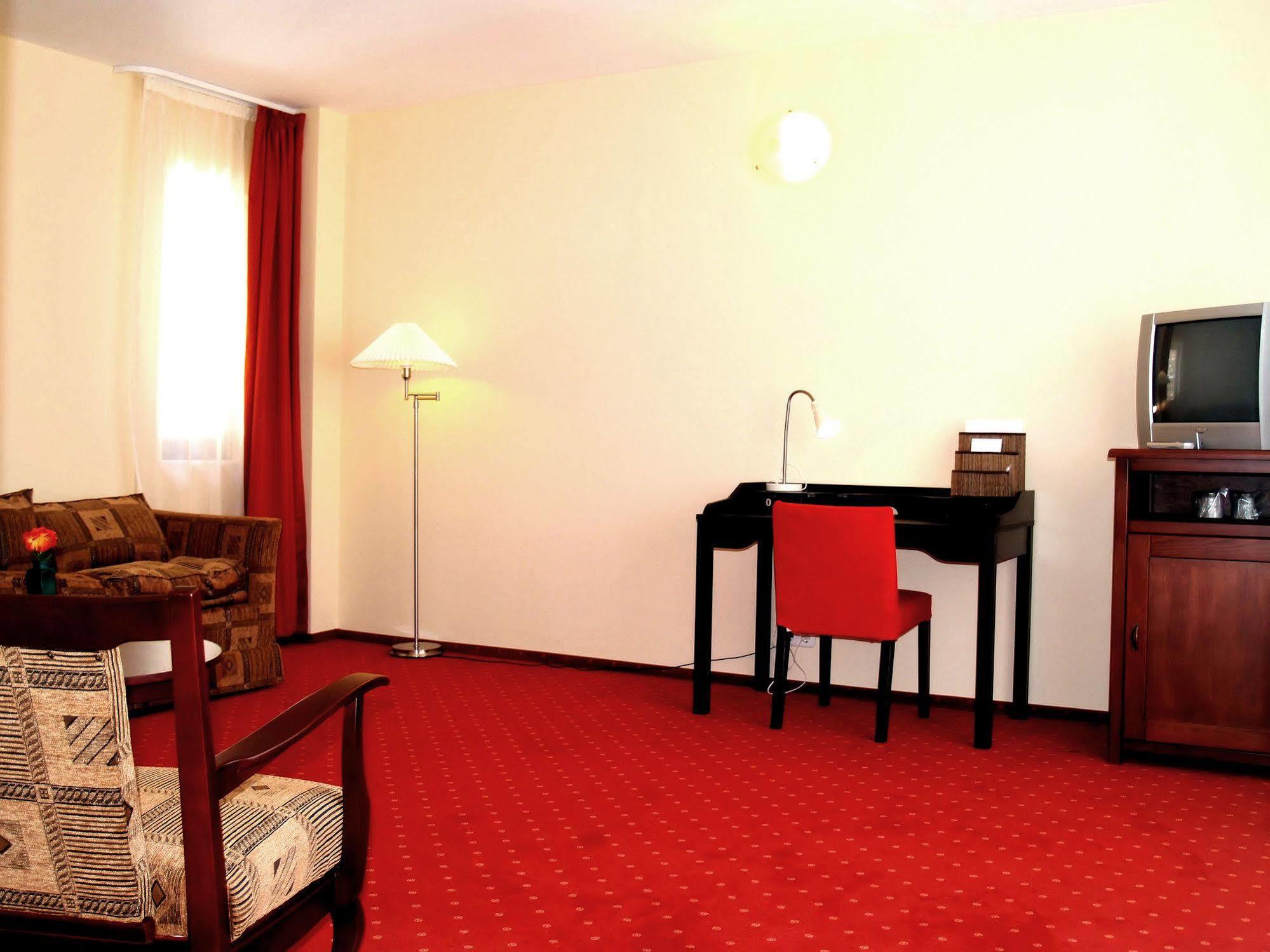 Hotel Floris Cheia  Bagian luar foto