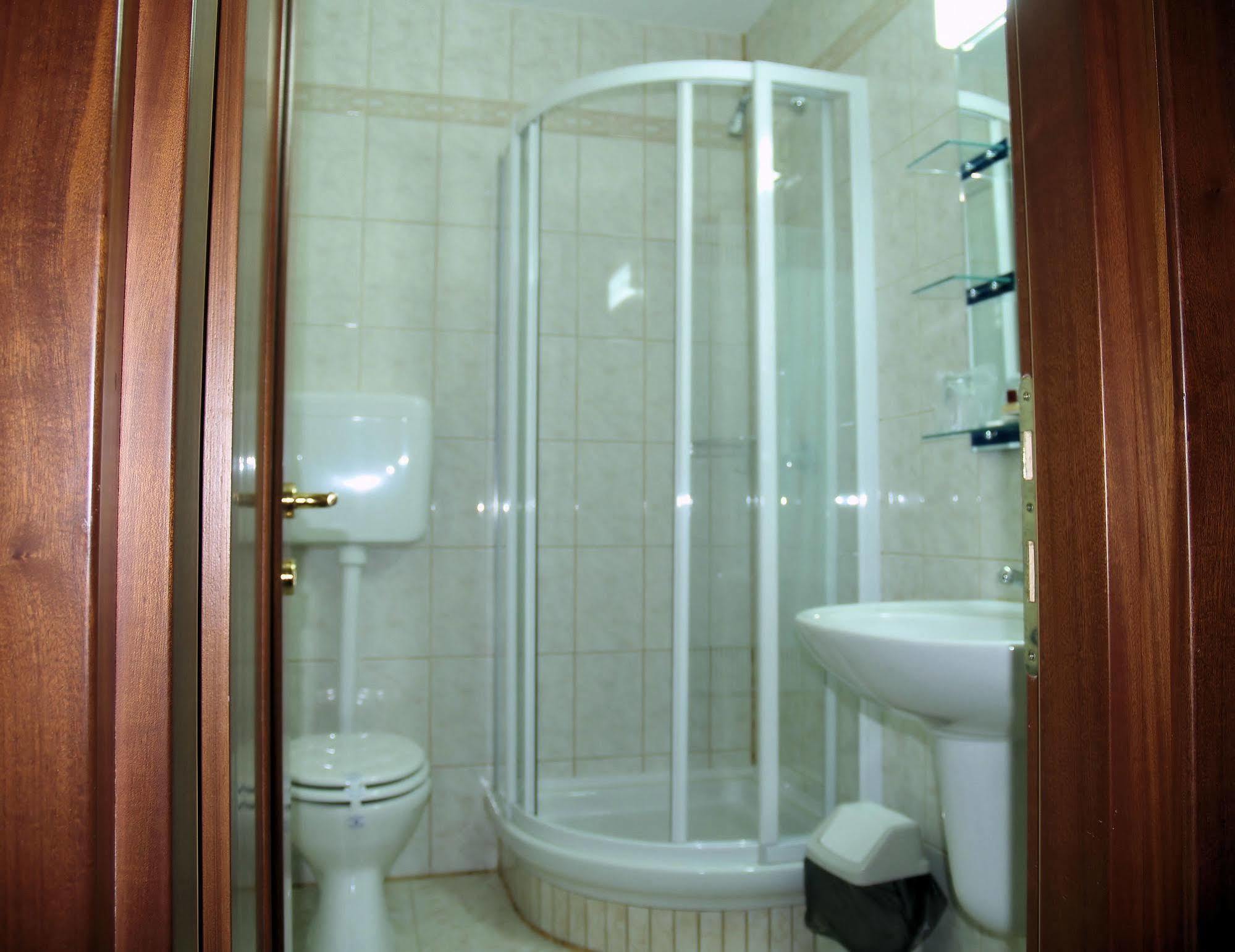 Hotel Floris Cheia  Bagian luar foto