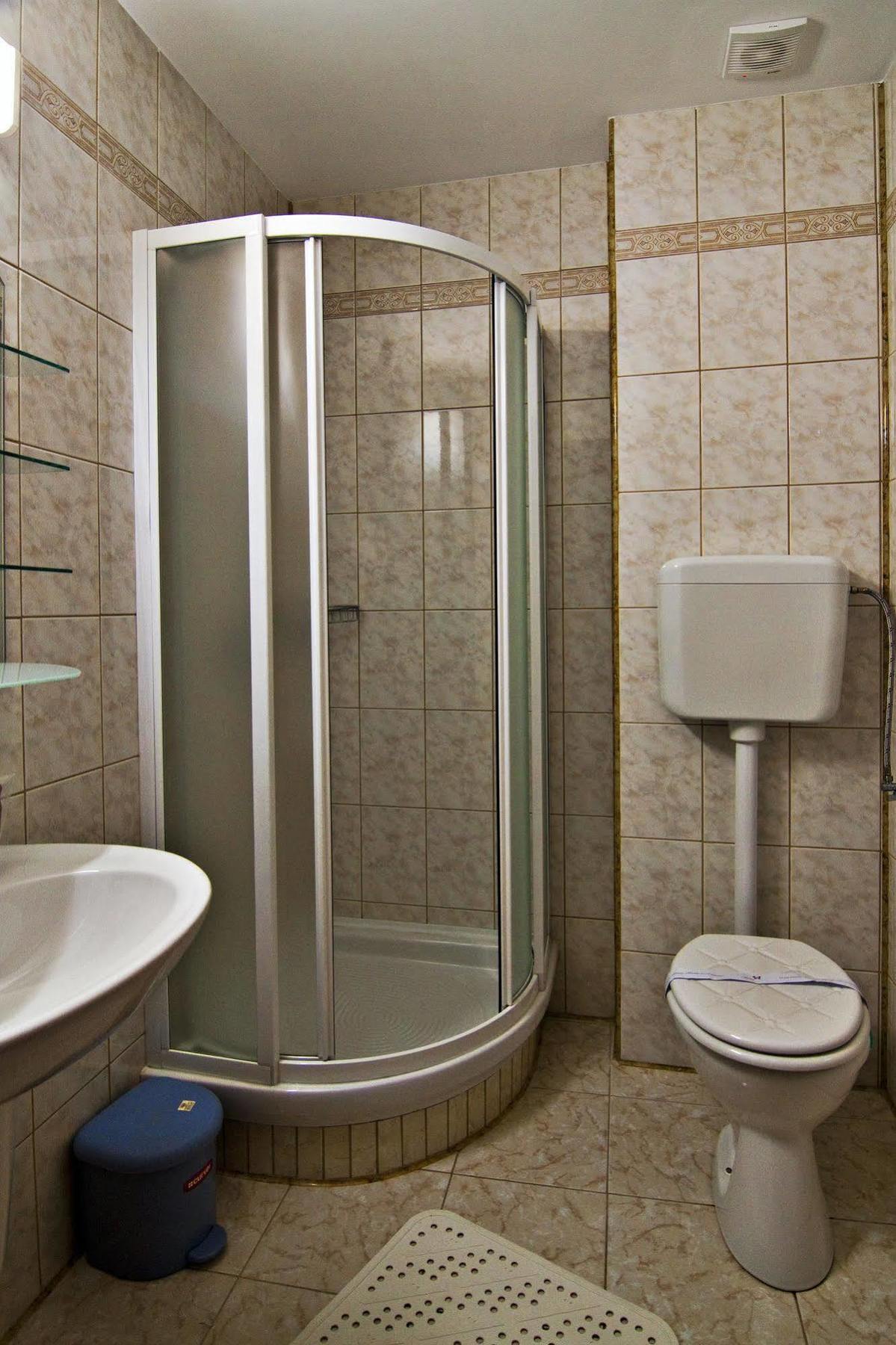 Hotel Floris Cheia  Bagian luar foto