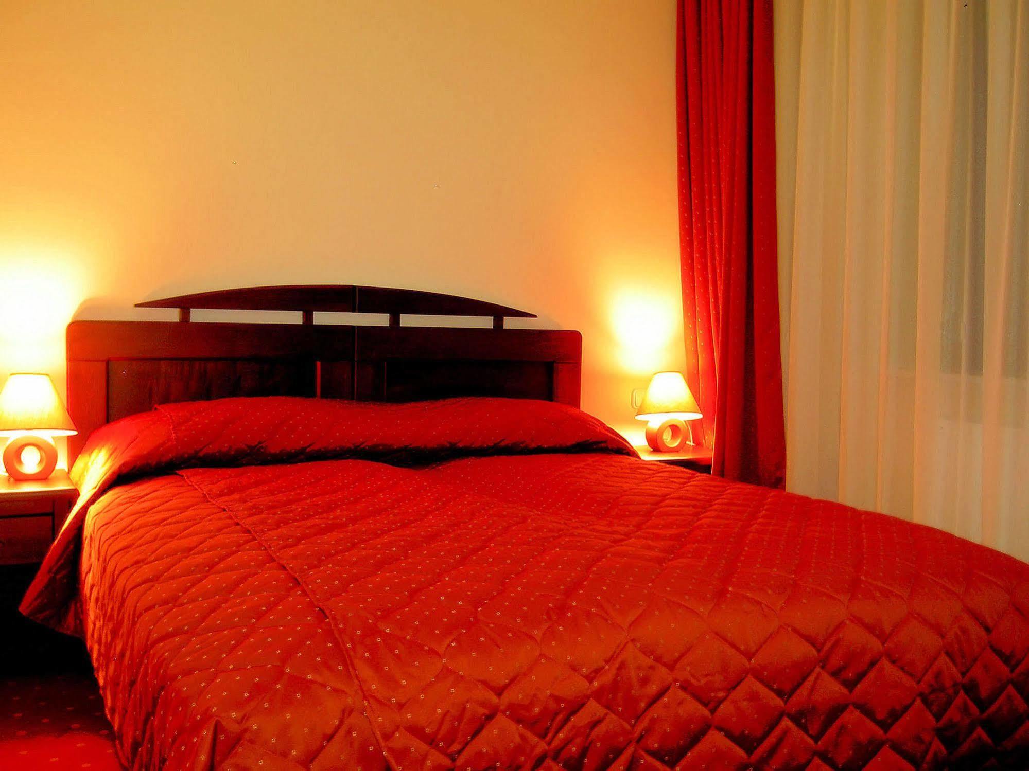 Hotel Floris Cheia  Bagian luar foto