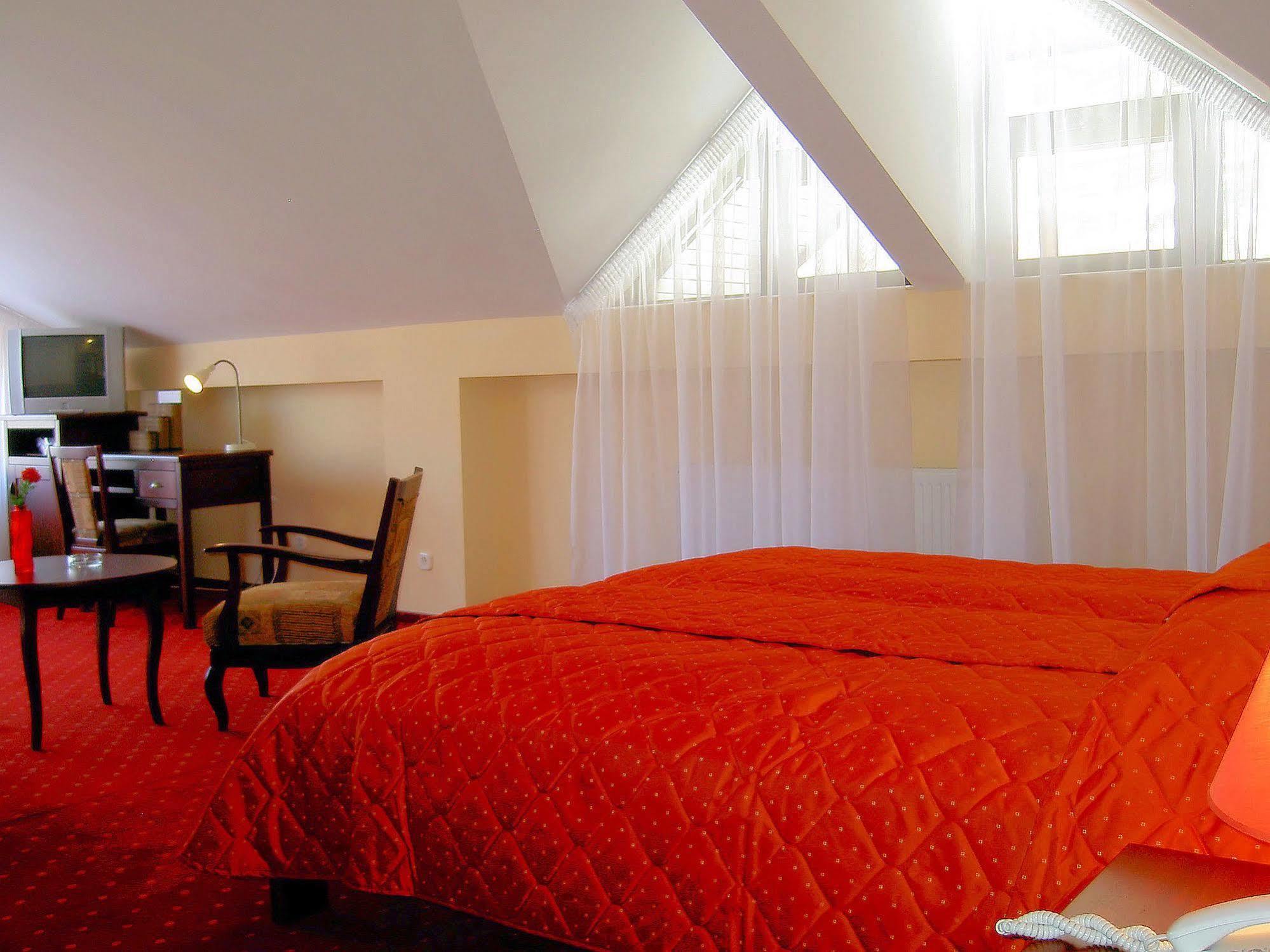Hotel Floris Cheia  Bagian luar foto